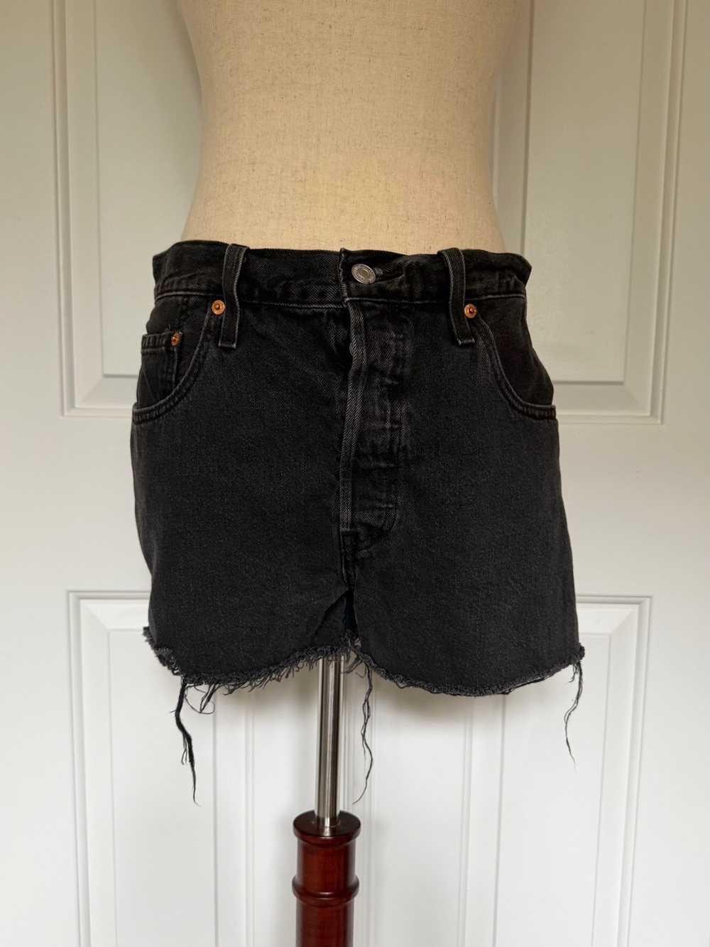 Levi’s 501 Black Denim Cutoff Shorts High Rise W31